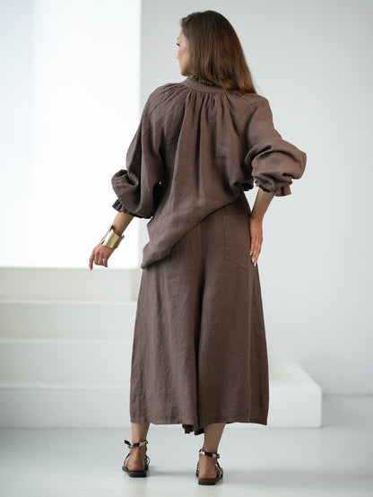 Lniana koszula z falbanką i marszczeniem – naturalna elegancja w stylu boho