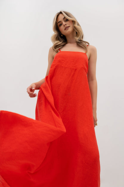 Linen maxi dress with straps – flared and airy