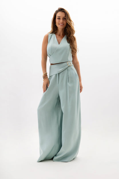 Women's trousers with a decorative belt and wide legs