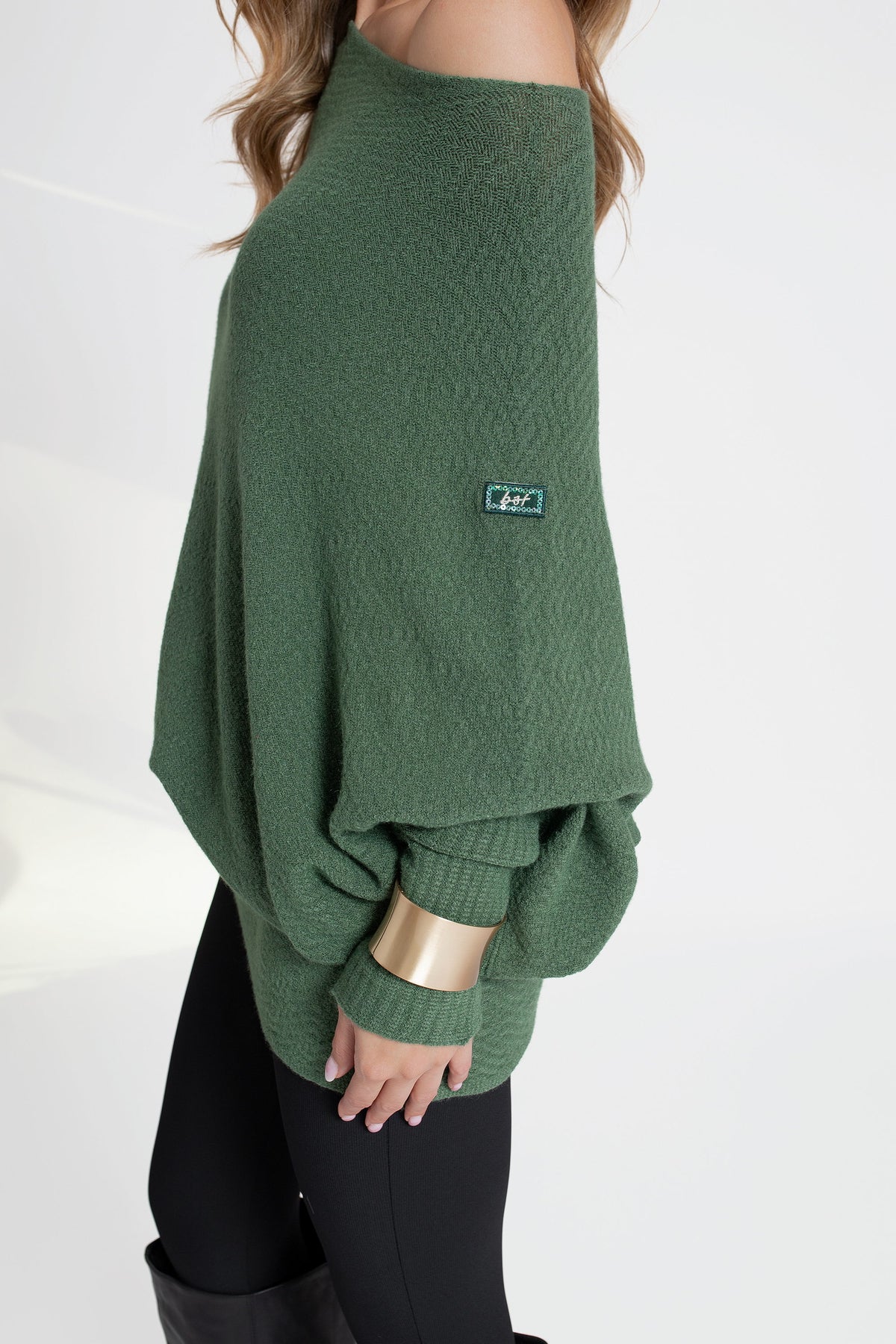 ALMA Sweter damski asymetryczny oversize