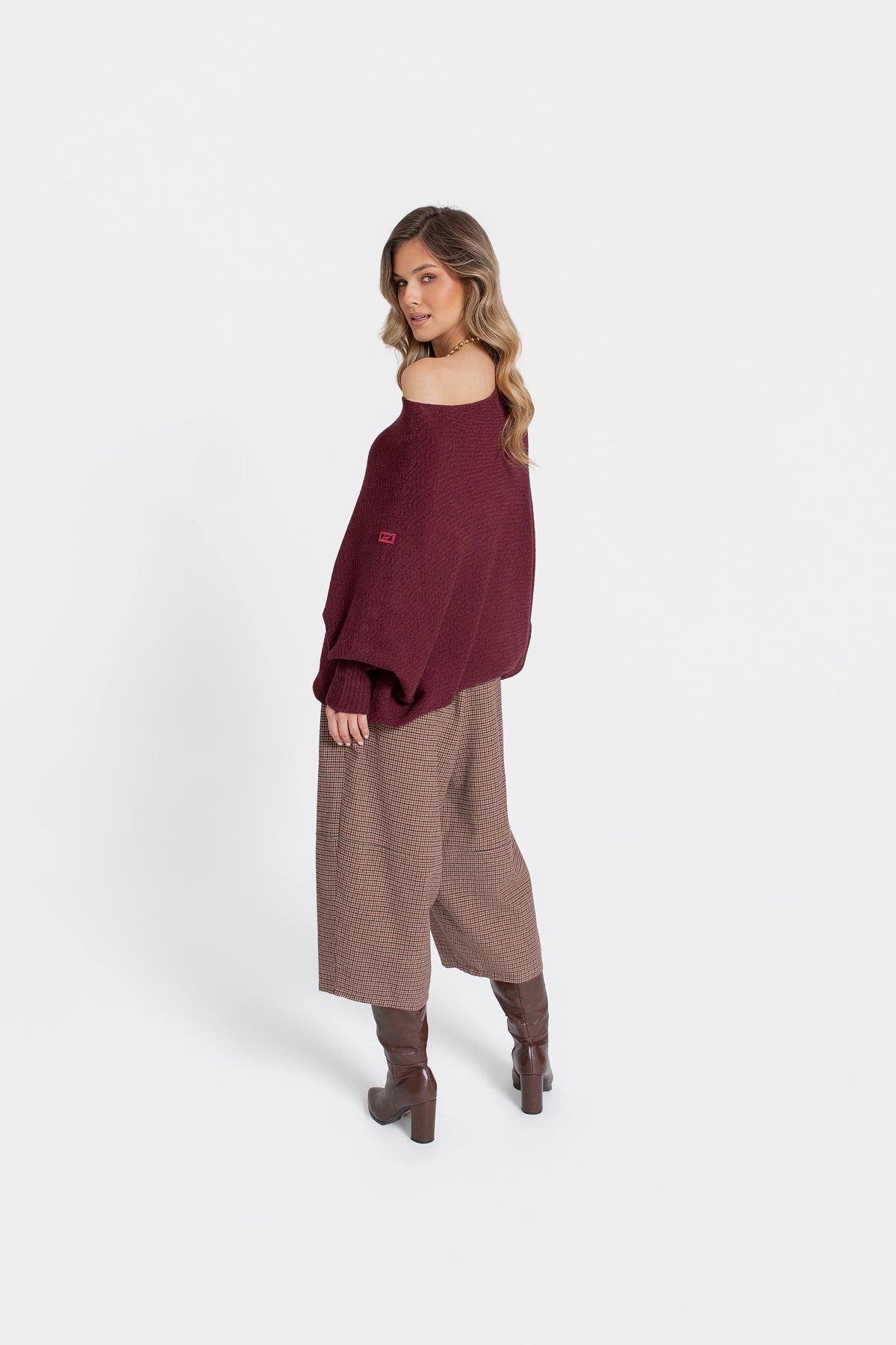 ALMA Sweter damski asymetryczny oversize