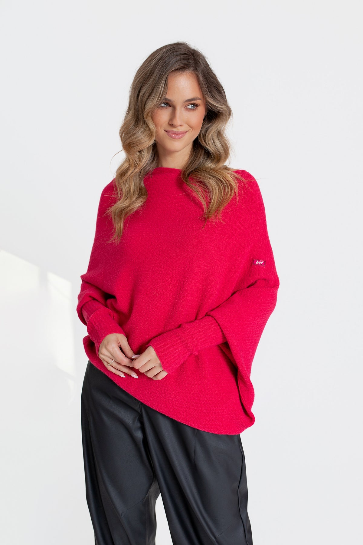 ALMA Sweter damski asymetryczny oversize