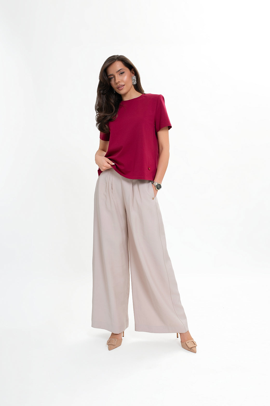 Bawełniana bluzka z poduszkami na ramionach – elegancki basic