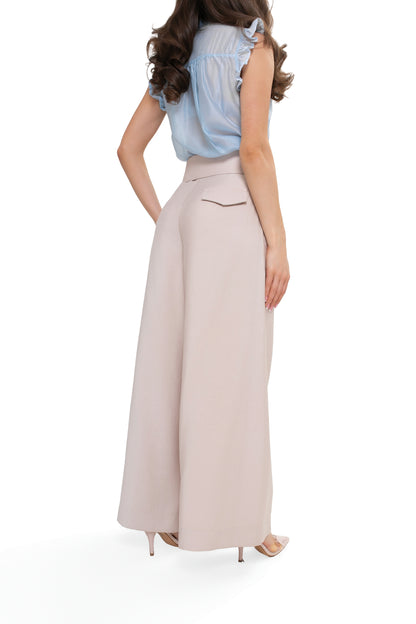 Wide trousers with pleats and a belt – an elegant viscose design