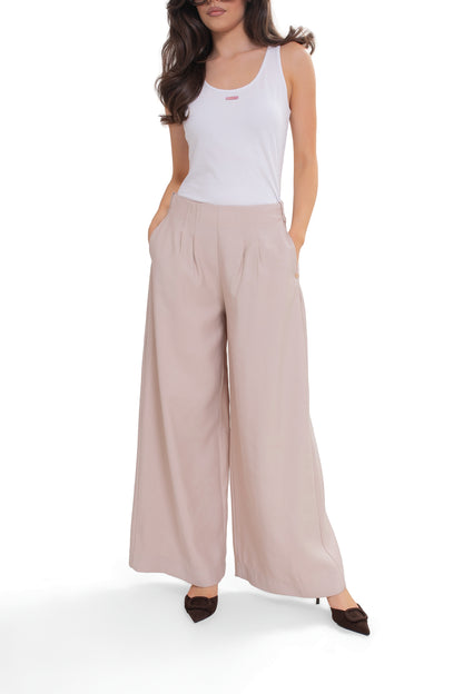 Women's wide trousers with pleats - elegant design with elastic waistband