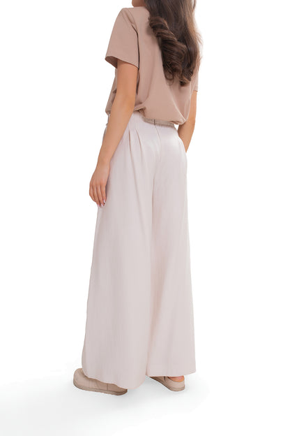 Women's wide trousers with pleats - elegant design with elastic waistband