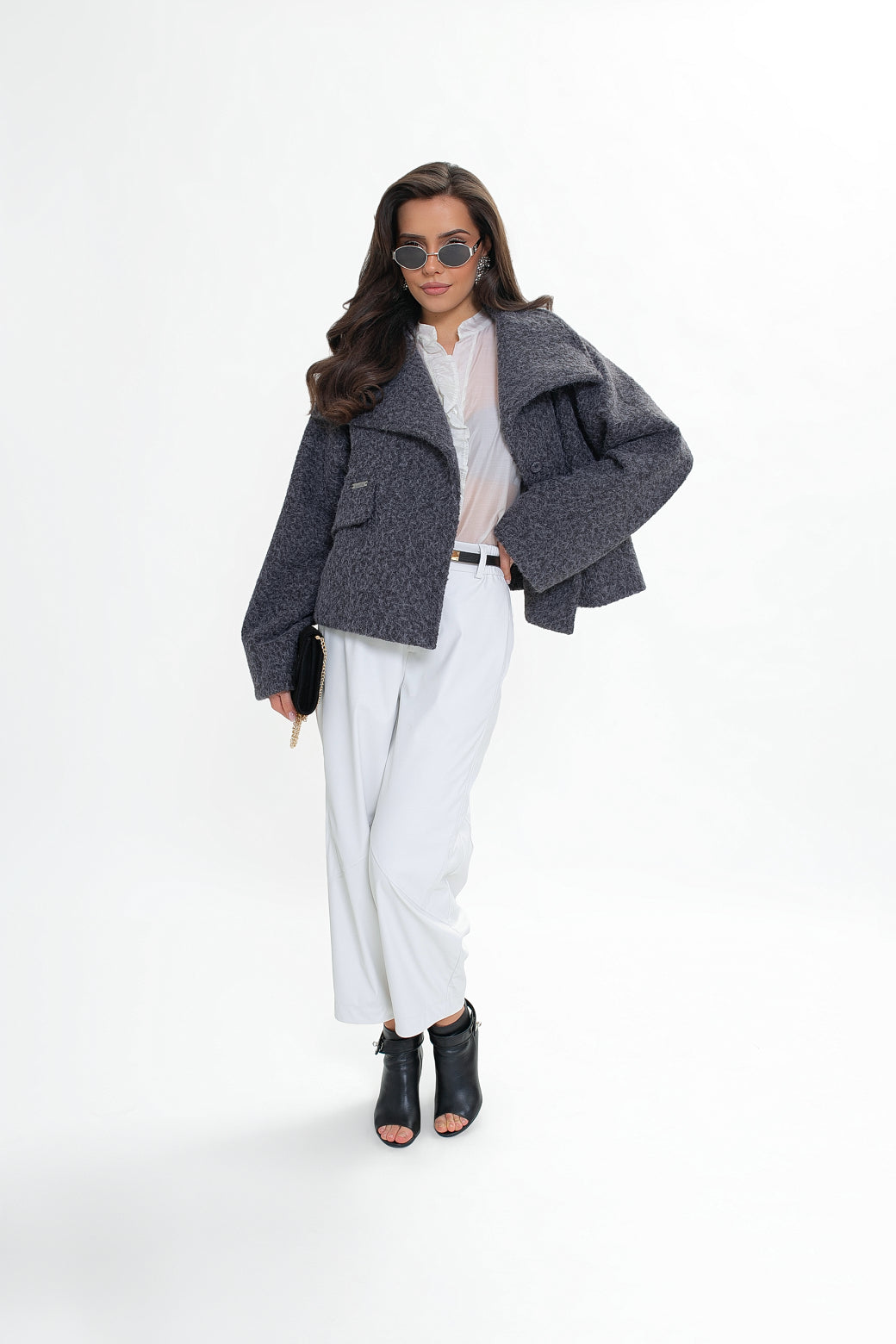 Kurtka damska z wysoką stójką i klapami – elegancka, kimono