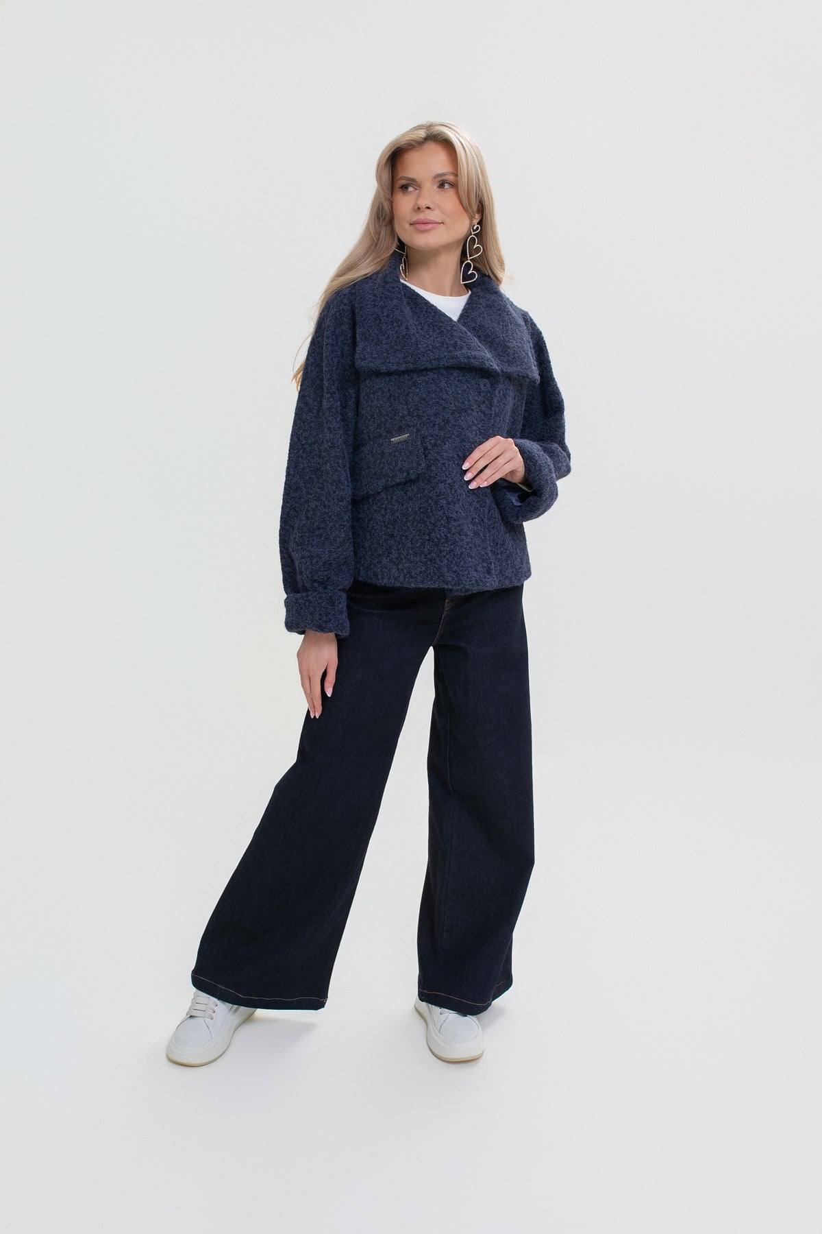 Kurtka damska z wysoką stójką i klapami – elegancka, kimono
