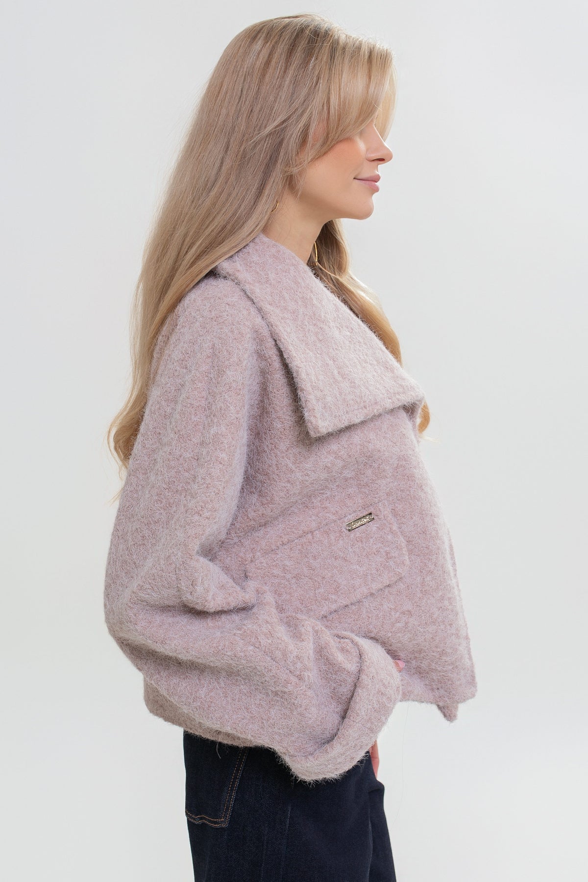 Kurtka damska z wysoką stójką i klapami – elegancka, kimono
