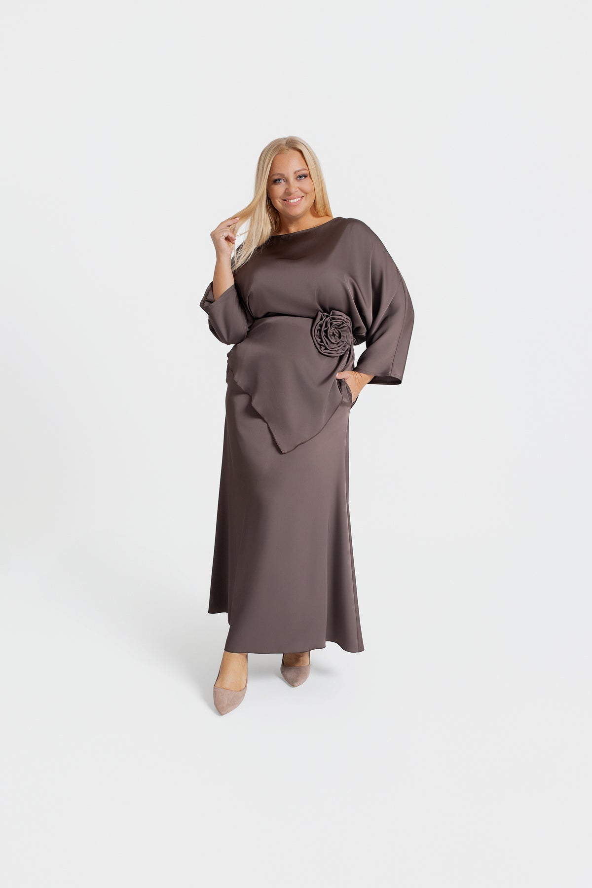 NEVA – rozkloszowana spódnica satynowa maxi