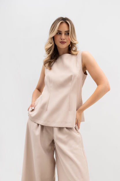 Taliowany top bez rękawów z półokrągłym dekoltem – elegancki minimalizm