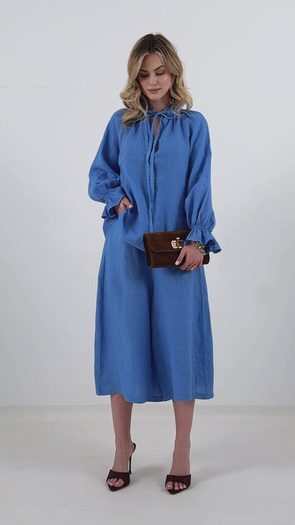 Lniana koszula z falbanką i marszczeniem – naturalna elegancja w stylu boho